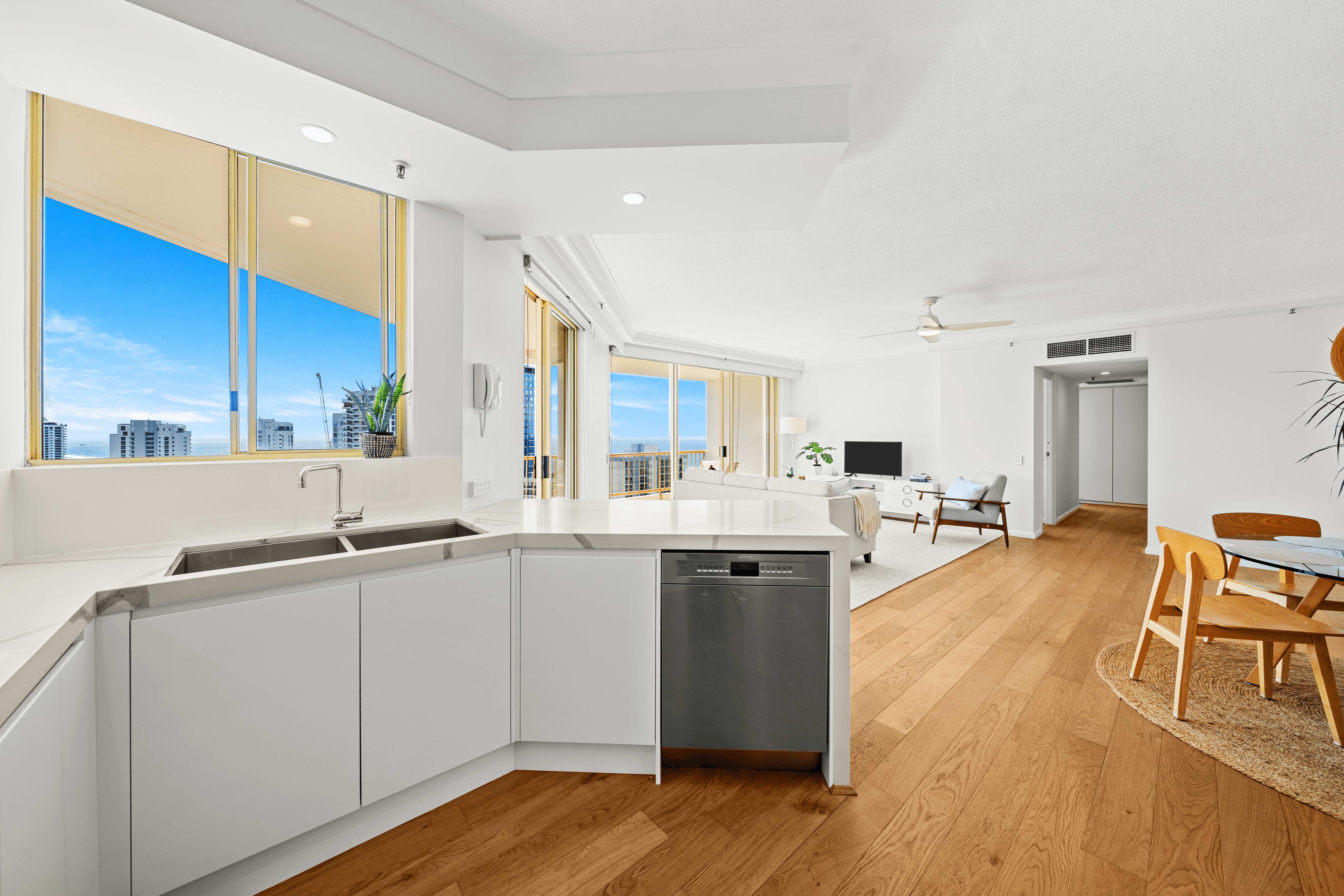 242/1 Serisier Avenue, MAIN BEACH, QLD 4217