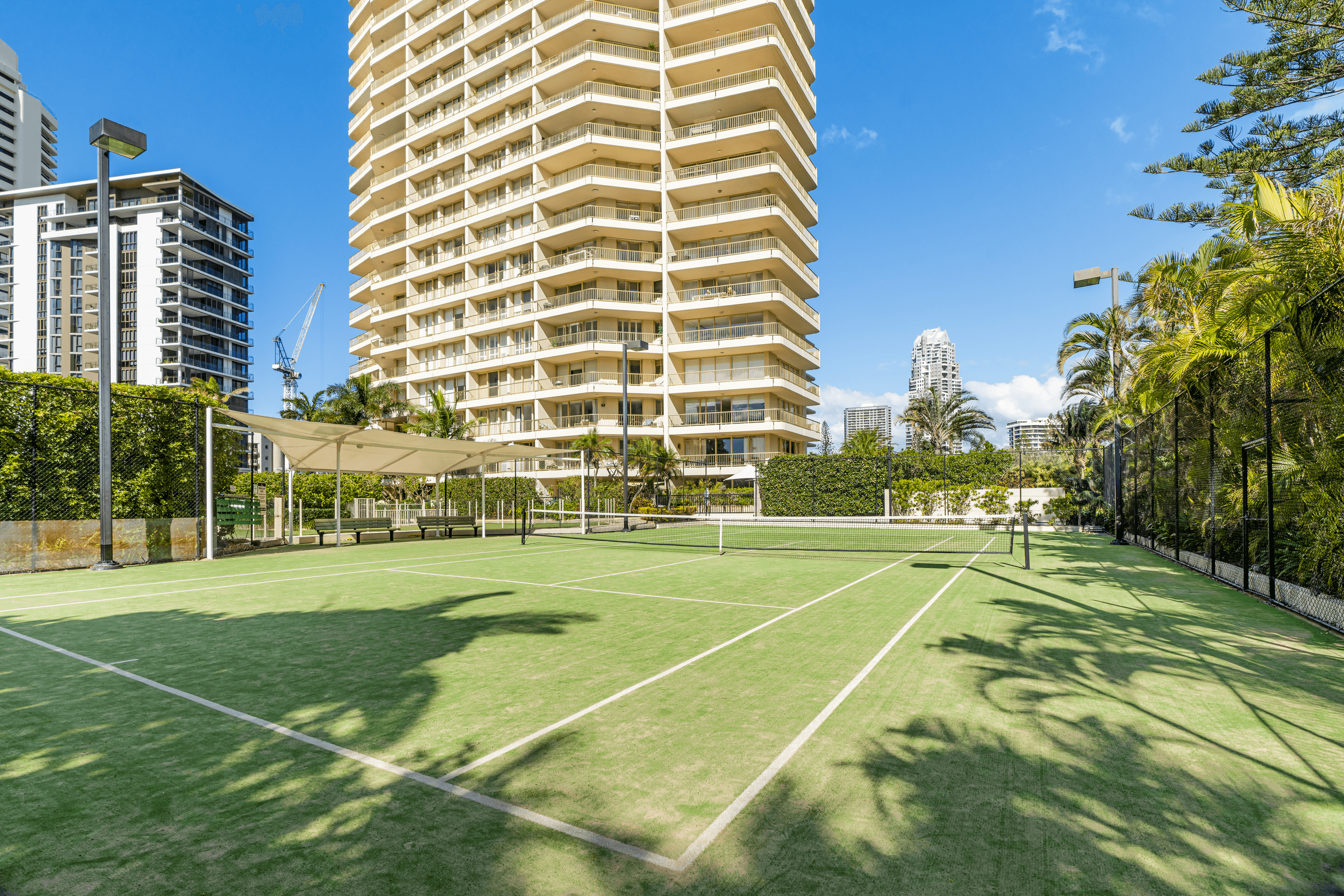 242/1 Serisier Avenue, MAIN BEACH, QLD 4217