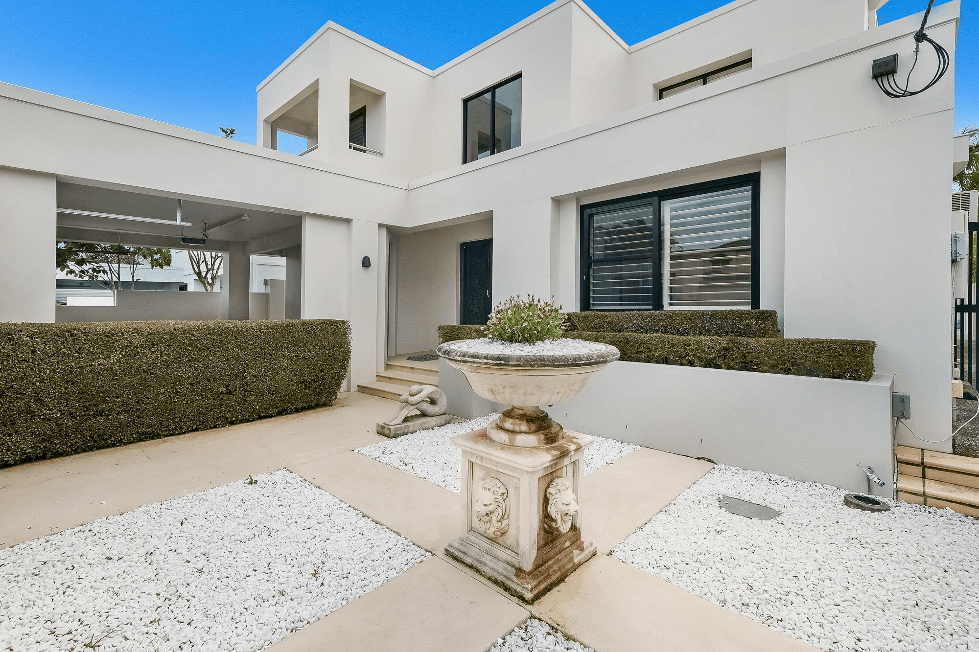 91 Amalfi Drive, Isle Of Capri, QLD 4217