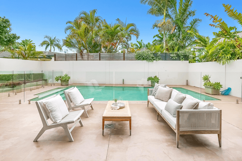 91 Amalfi Drive, Isle Of Capri, QLD 4217