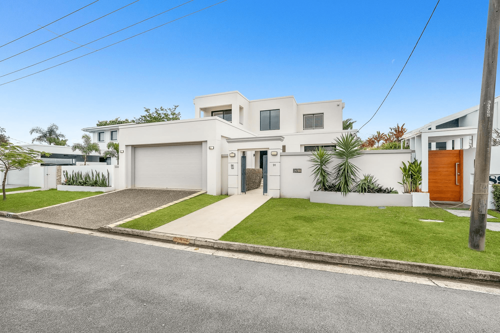 91 Amalfi Drive, Isle Of Capri, QLD 4217