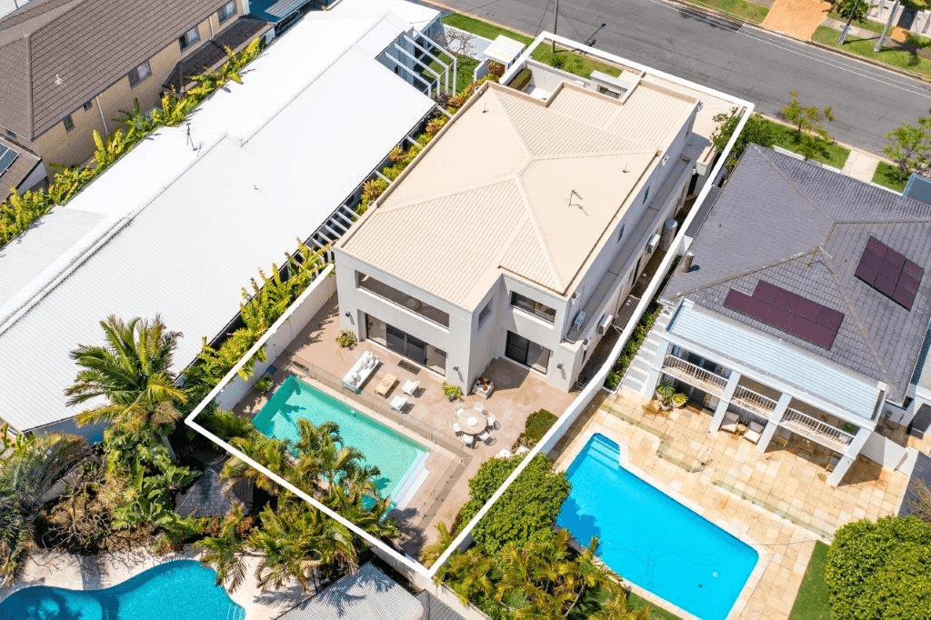 91 Amalfi Drive, Isle Of Capri, QLD 4217