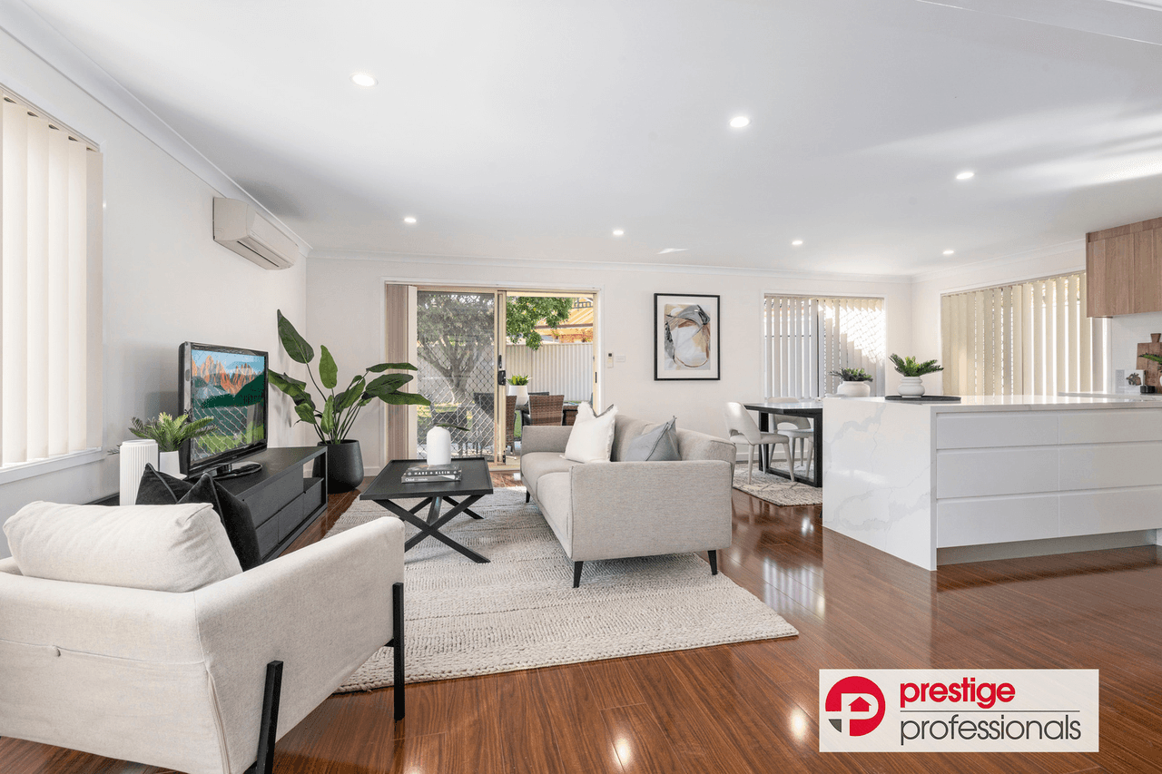 4 Orlando Crescent, VOYAGER POINT, NSW 2172