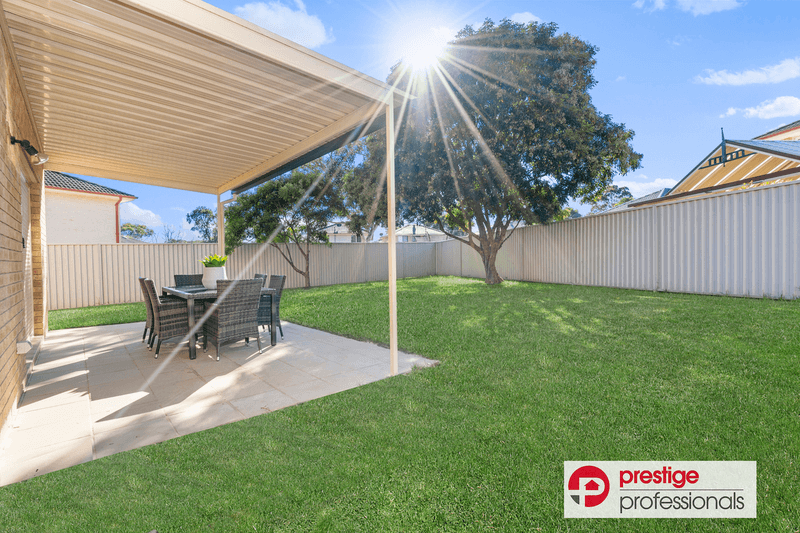 4 Orlando Crescent, VOYAGER POINT, NSW 2172