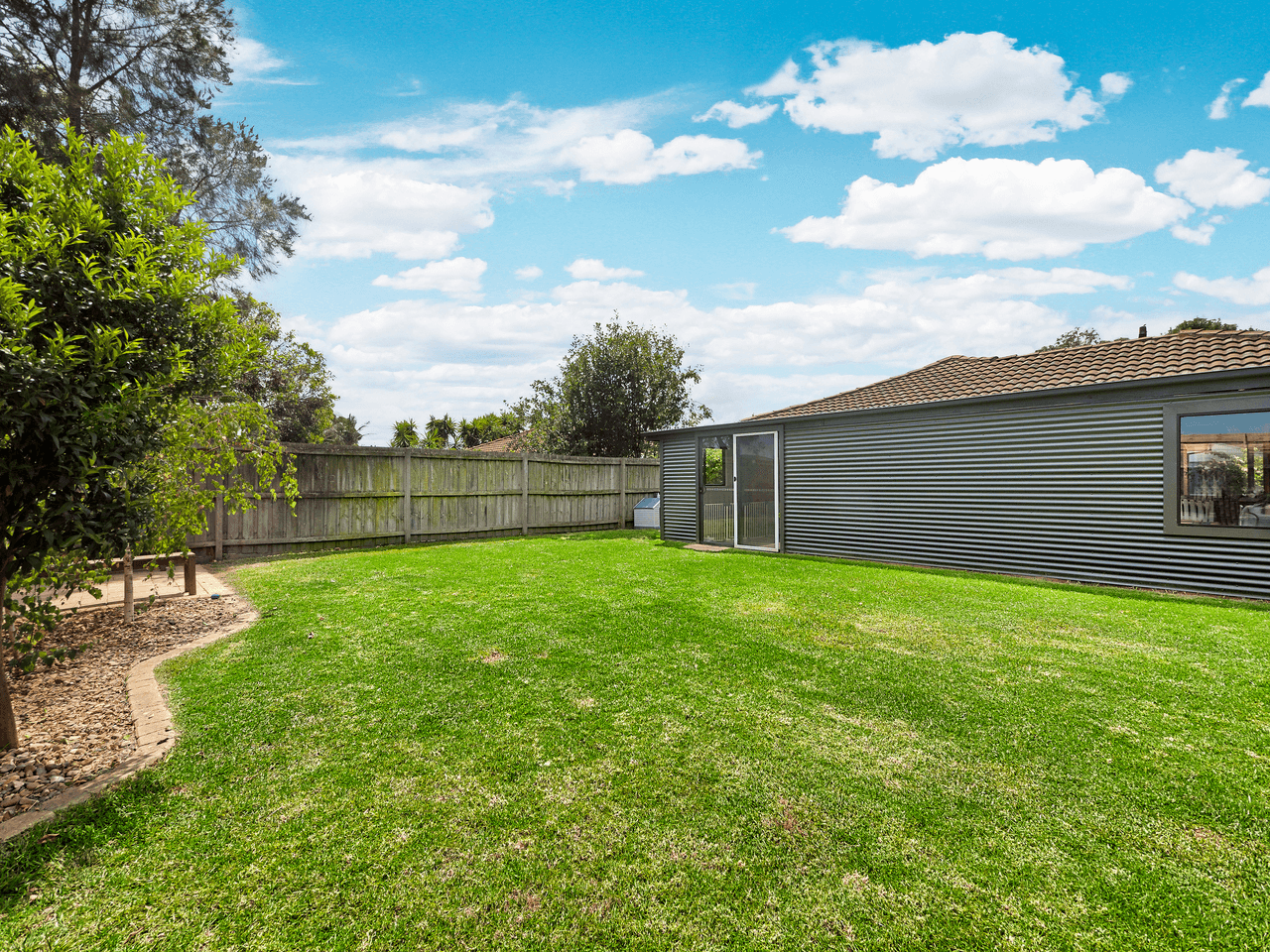 11 Caroline Crescent, CRANBOURNE WEST, VIC 3977