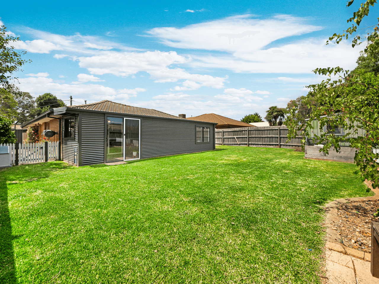 11 Caroline Crescent, CRANBOURNE WEST, VIC 3977