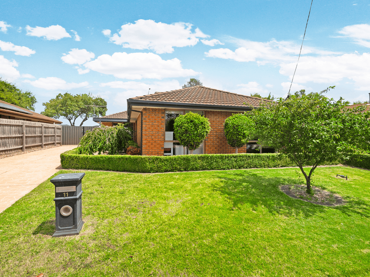 11 Caroline Crescent, CRANBOURNE WEST, VIC 3977