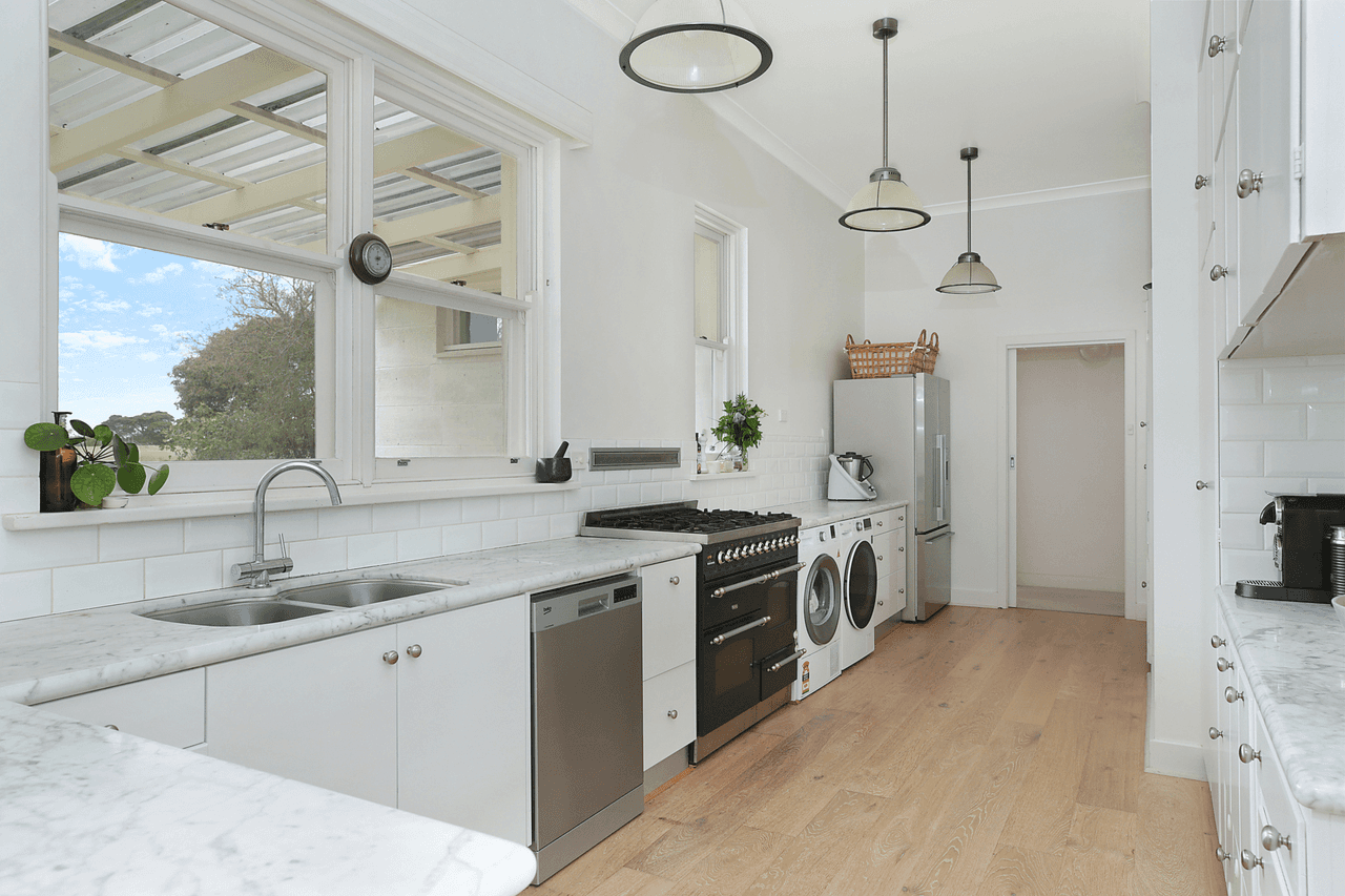 999 Kurweeton Road, DERRINALLUM, VIC 3325