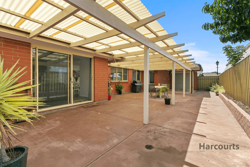 6 Calderstones Drive, ONKAPARINGA HILLS, SA 5163