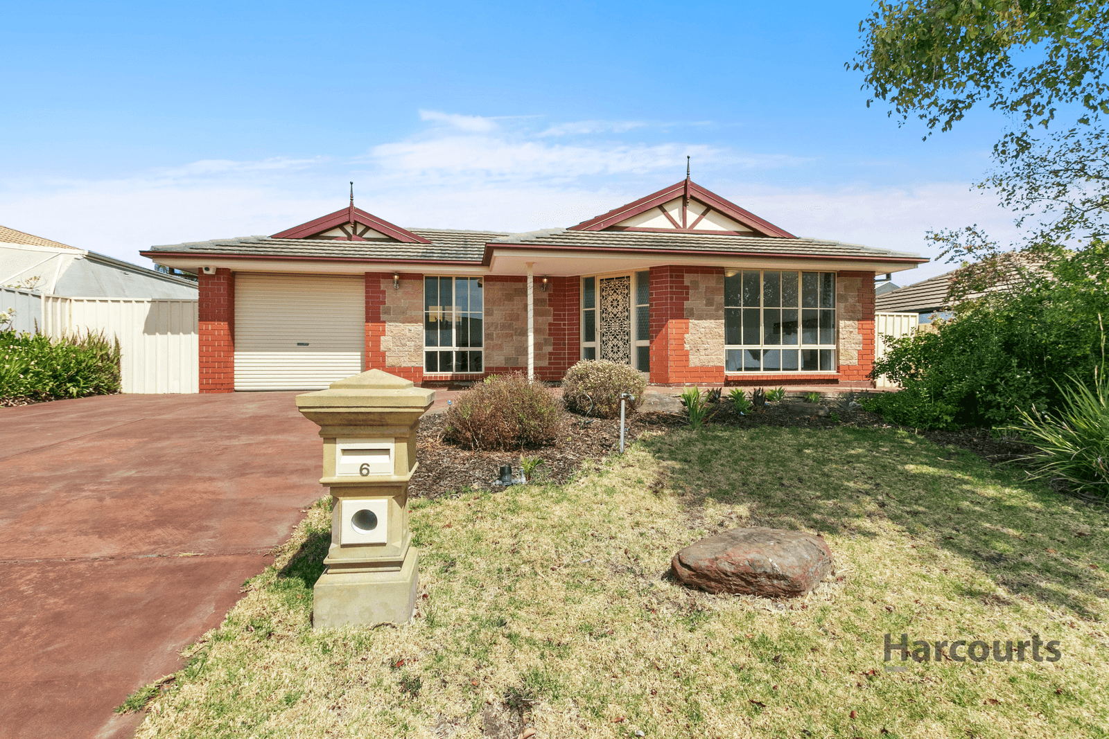 6 Calderstones Drive, ONKAPARINGA HILLS, SA 5163