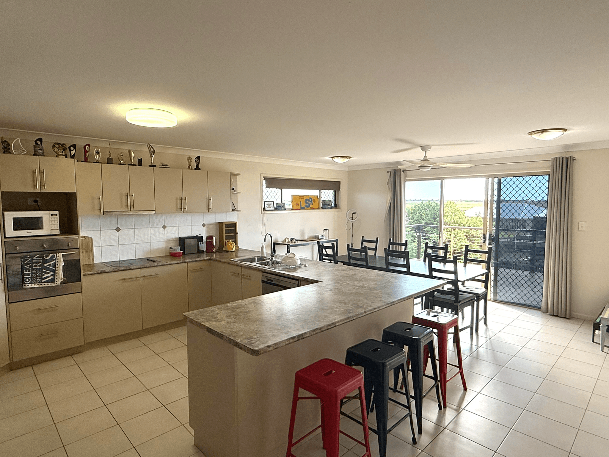 7 Dolphin Court, ELLIOTT HEADS, QLD 4670