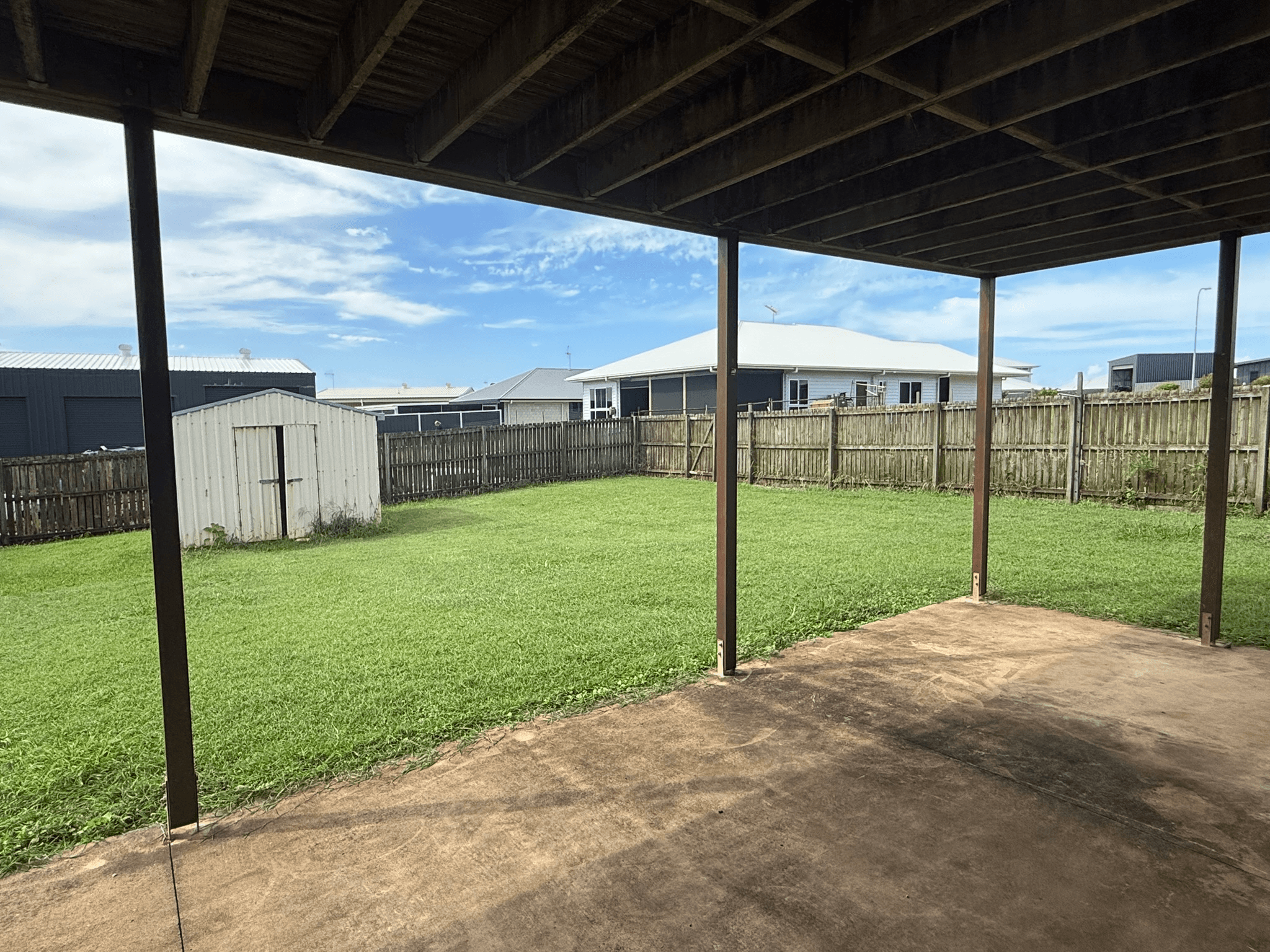 7 Dolphin Court, ELLIOTT HEADS, QLD 4670