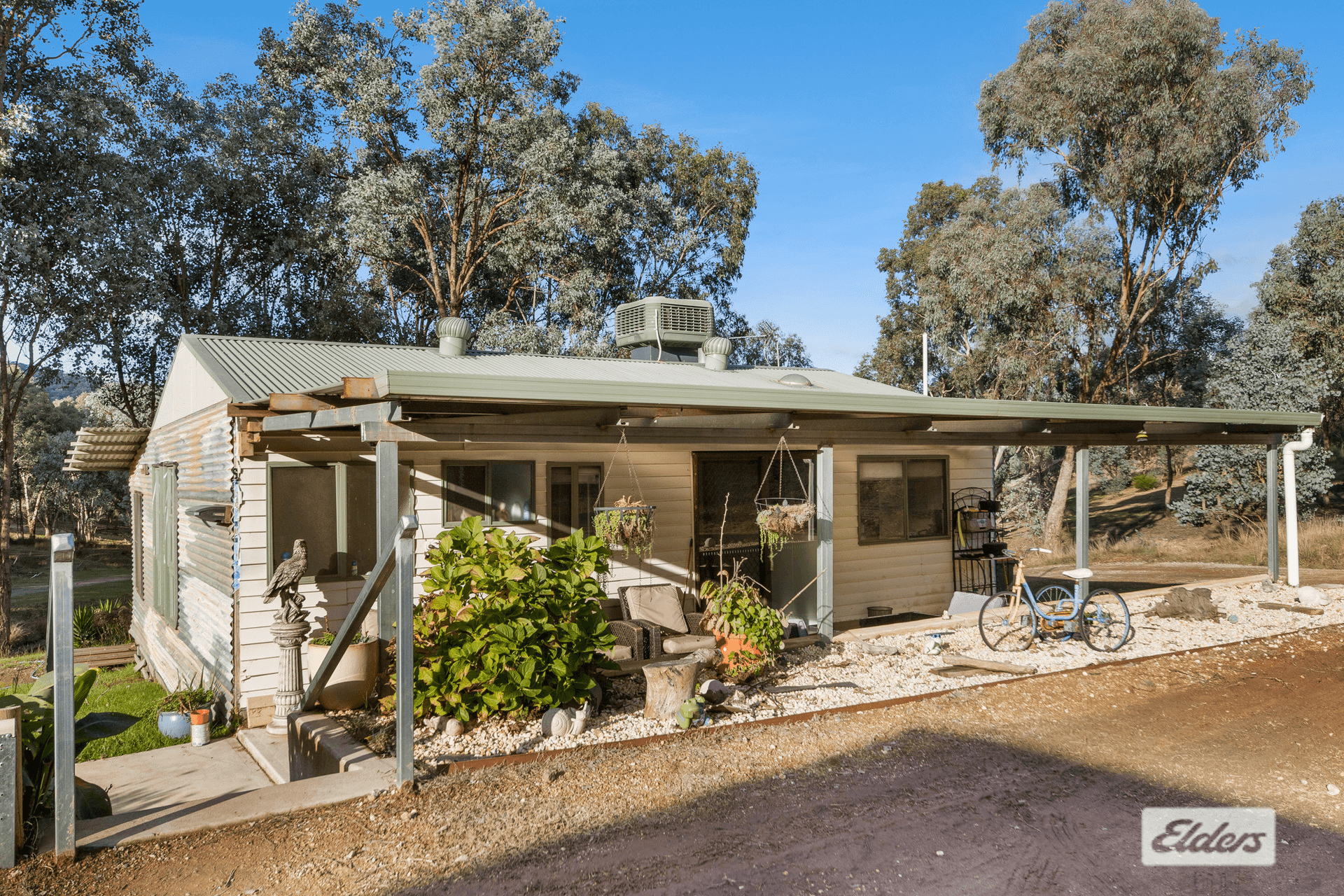 22 Hillview Rise, Hamilton Valley, NSW 2641