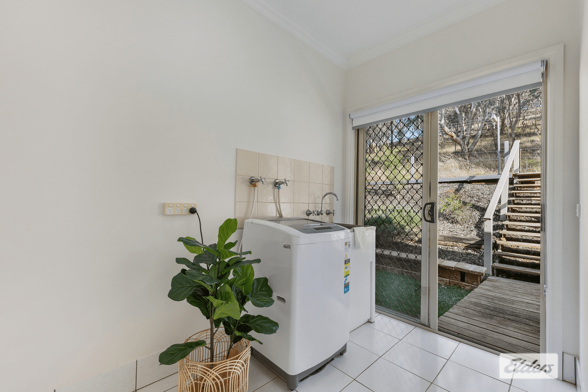 22 Hillview Rise, Hamilton Valley, NSW 2641