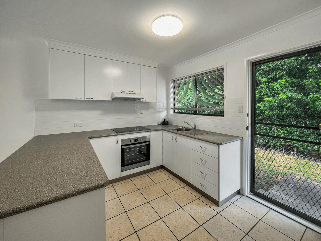 2/44 Glenwood Drive, MORAYFIELD, QLD 4506