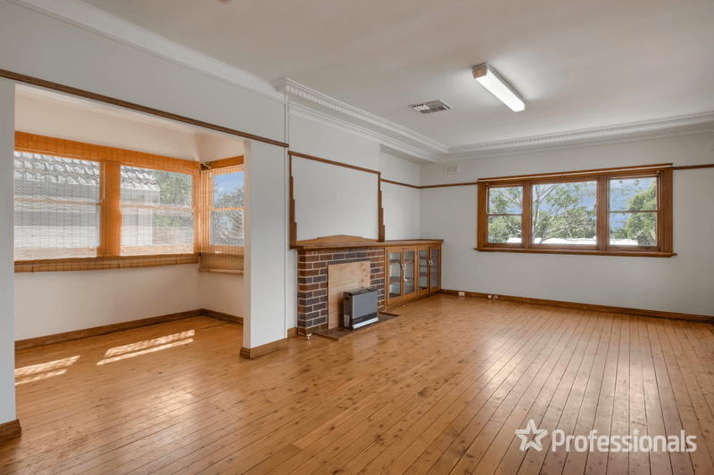 14 Blamey Street, Turvey Park, NSW 2650