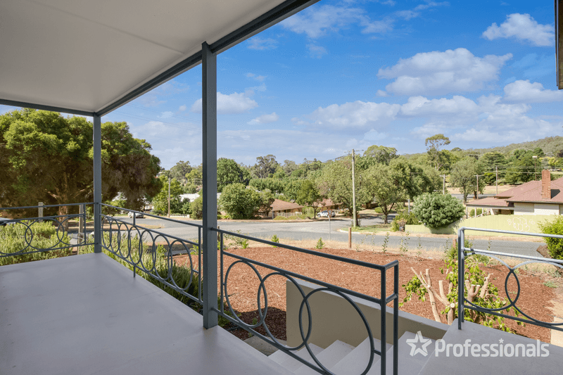 14 Blamey Street, Turvey Park, NSW 2650