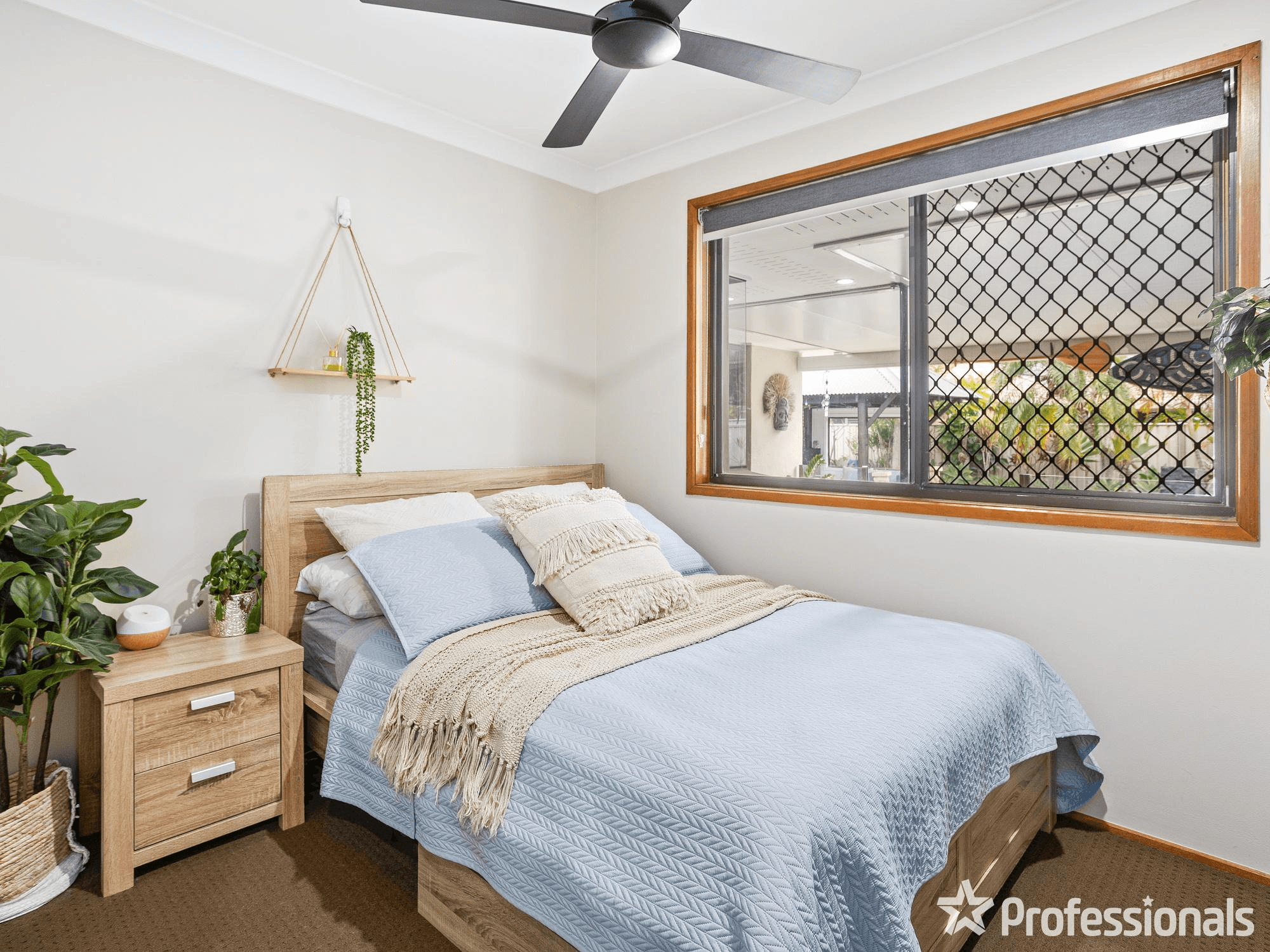 4 Darter Court, BURLEIGH WATERS, QLD 4220