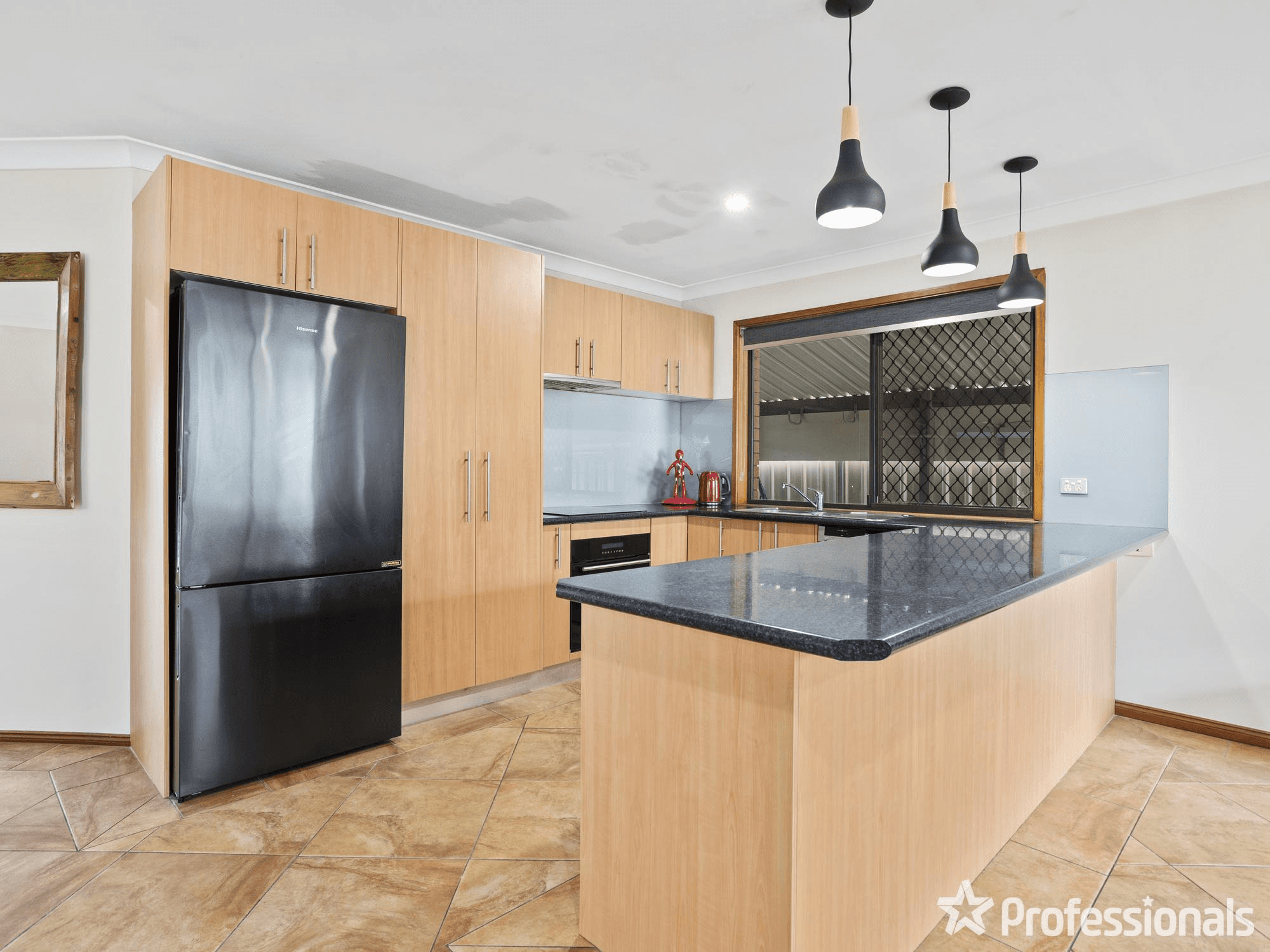 4 Darter Court, BURLEIGH WATERS, QLD 4220