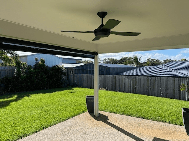 4 Port Clinton Avenue, Pacific Heights, QLD 4703