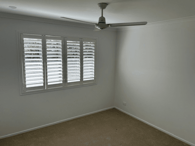 4 Port Clinton Avenue, Pacific Heights, QLD 4703