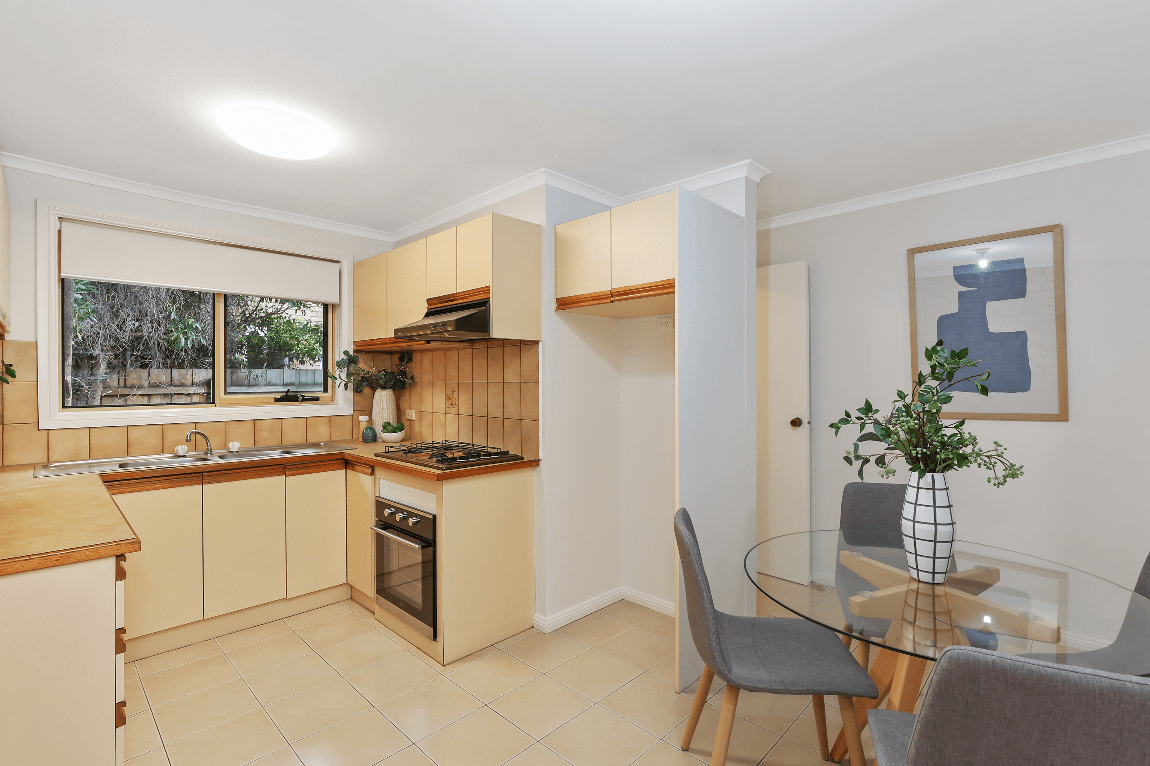 2/33 Grice Crescent, Essendon, VIC 3040