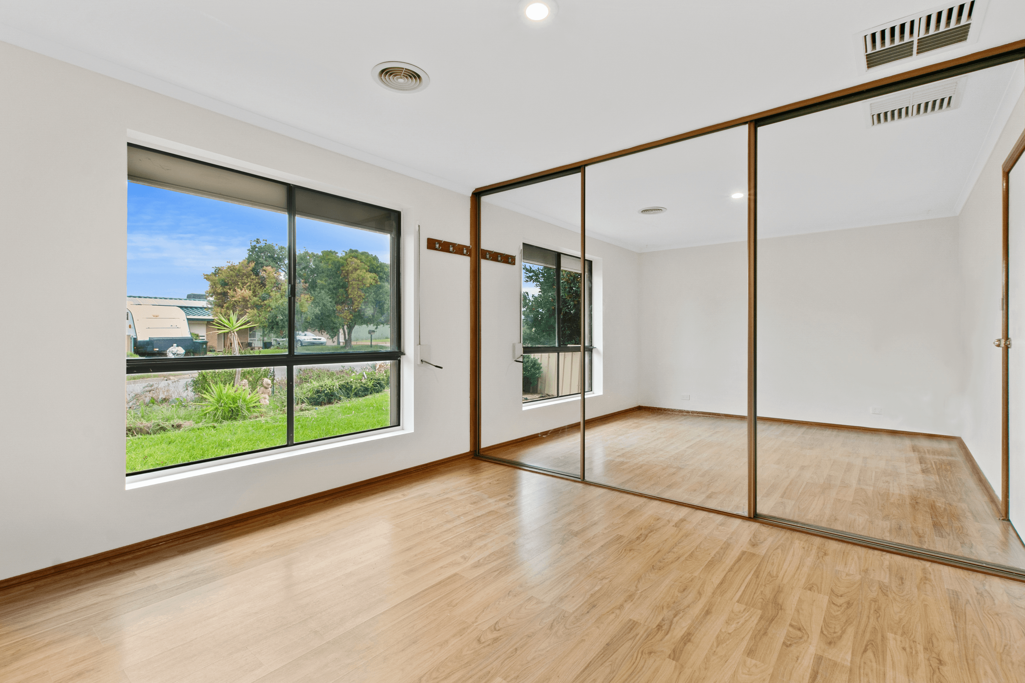 70 Glenhelen Road, MORPHETT VALE, SA 5162