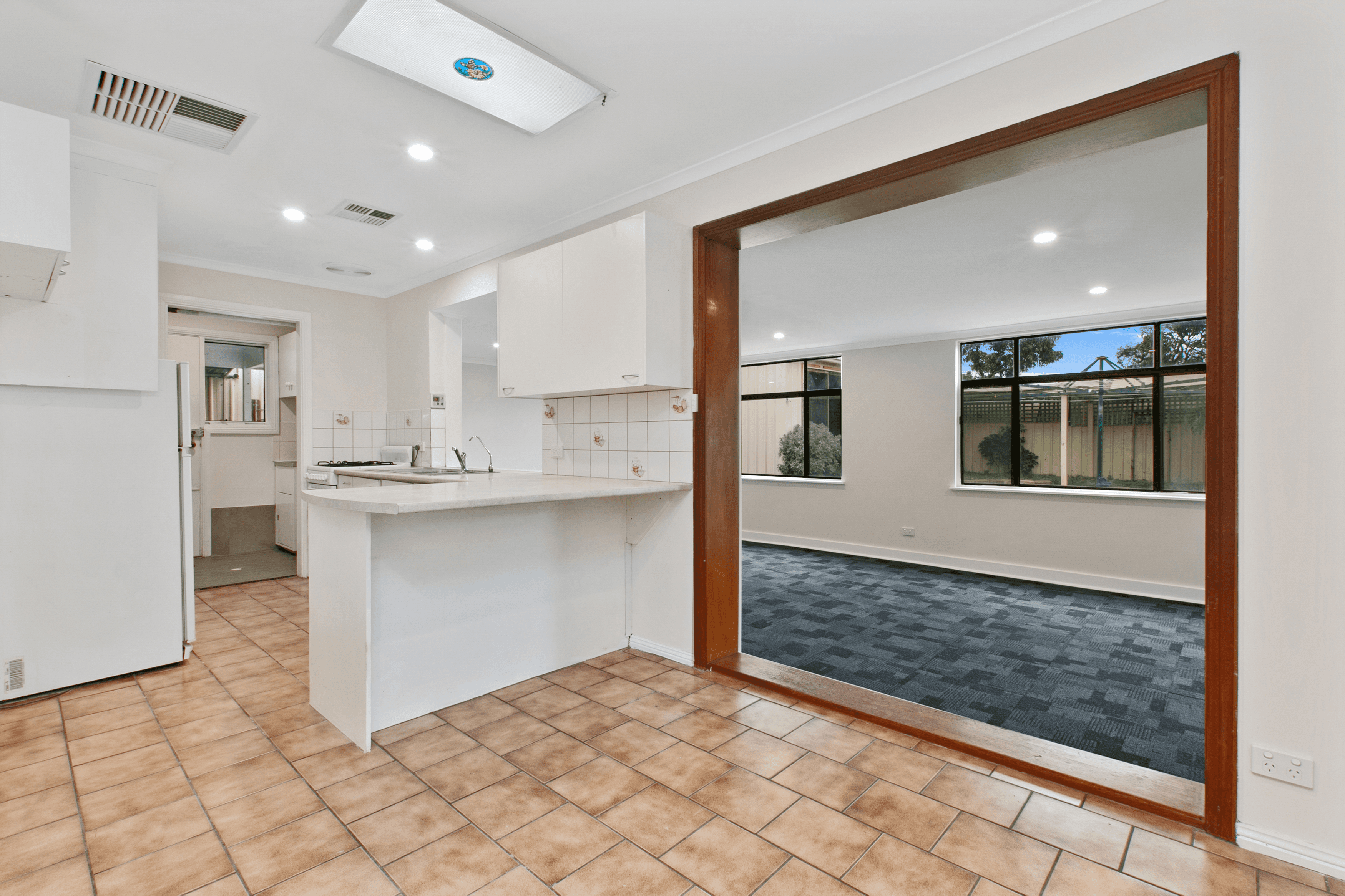 70 Glenhelen Road, MORPHETT VALE, SA 5162