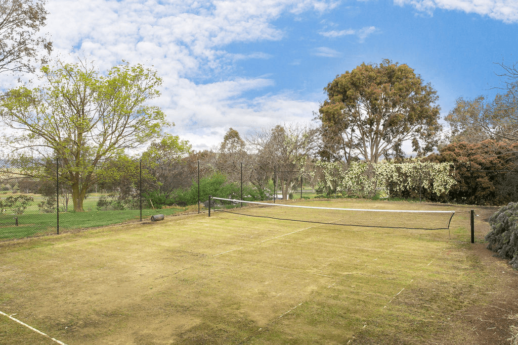 51 Old Sydney Road, Table Top, NSW 2640