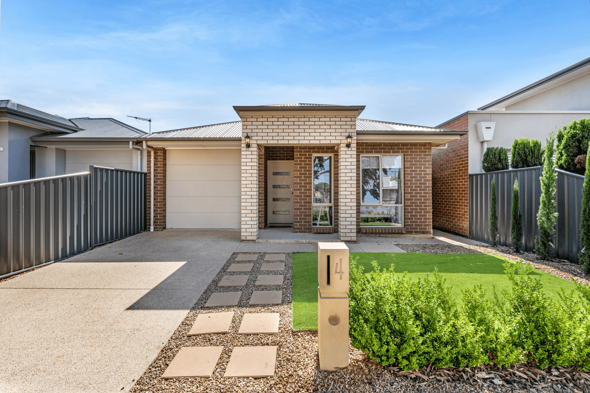 4 Dampier Avenue, FINDON, SA 5023