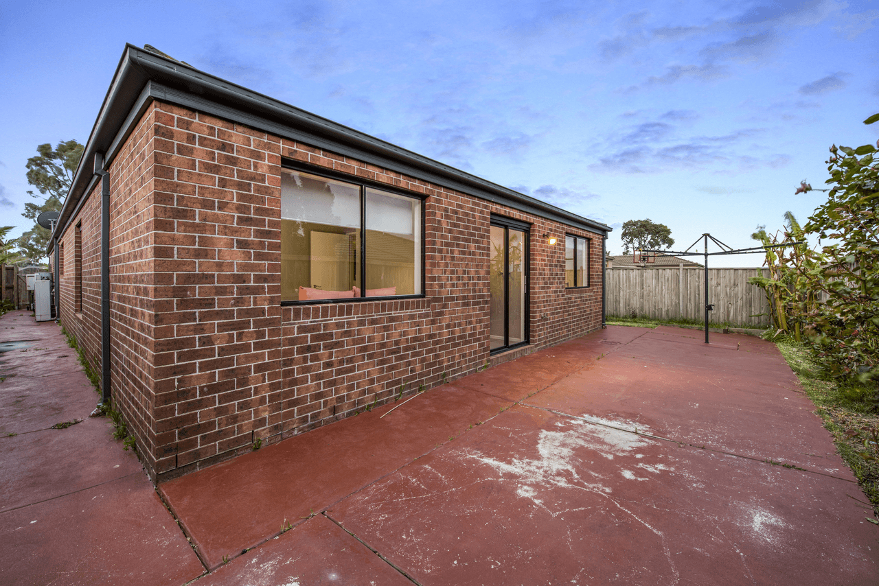 118 Sandalwood Drive, PAKENHAM, VIC 3810