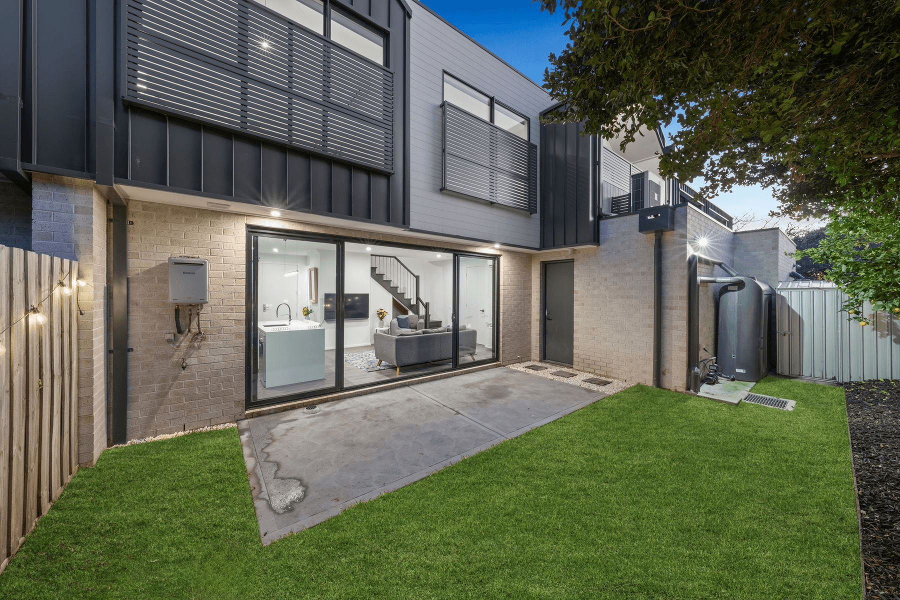 2/1 Cleary Street, Springvale South, VIC 3172