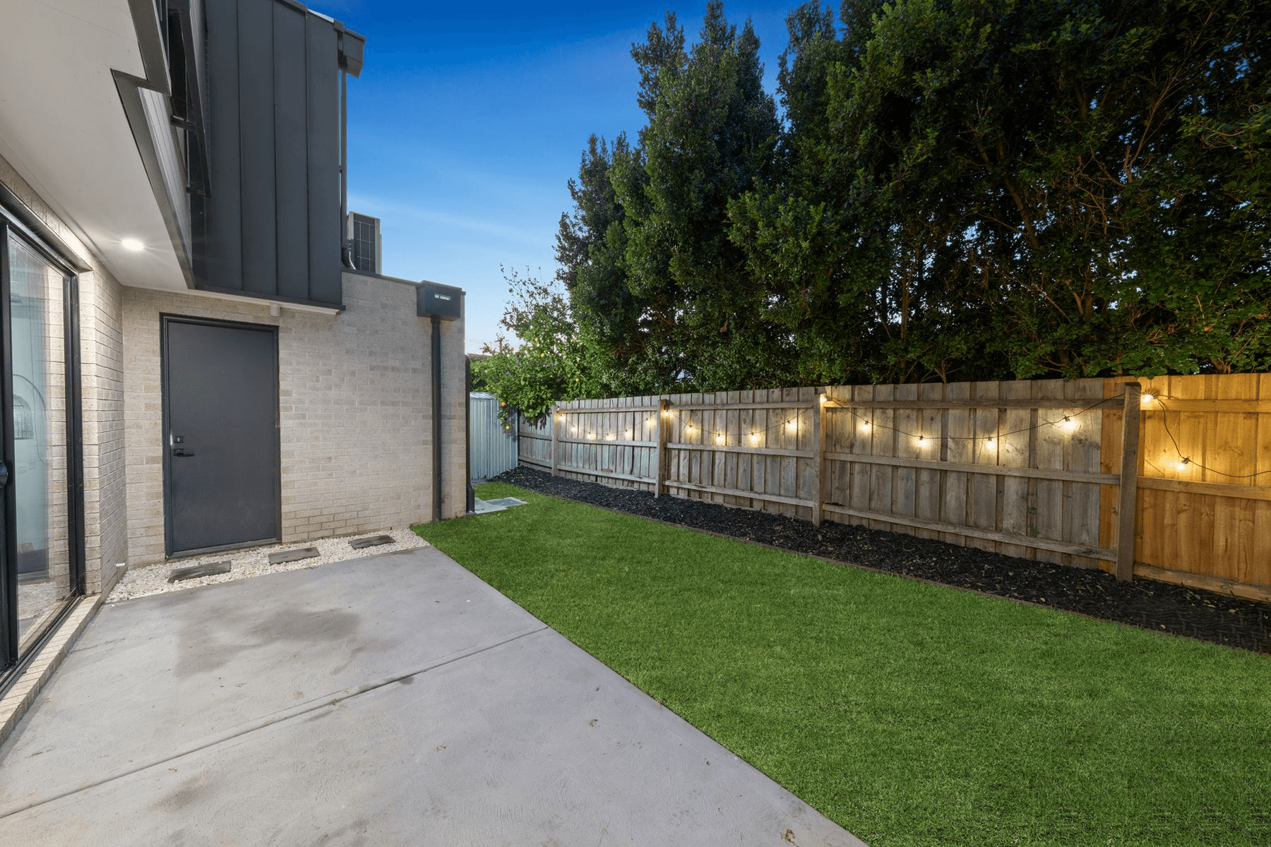 2/1 Cleary Street, Springvale South, VIC 3172