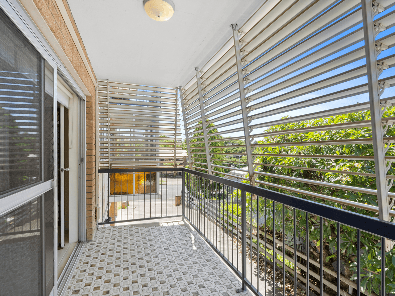 2/52 Berrima Street, WYNNUM, QLD 4178