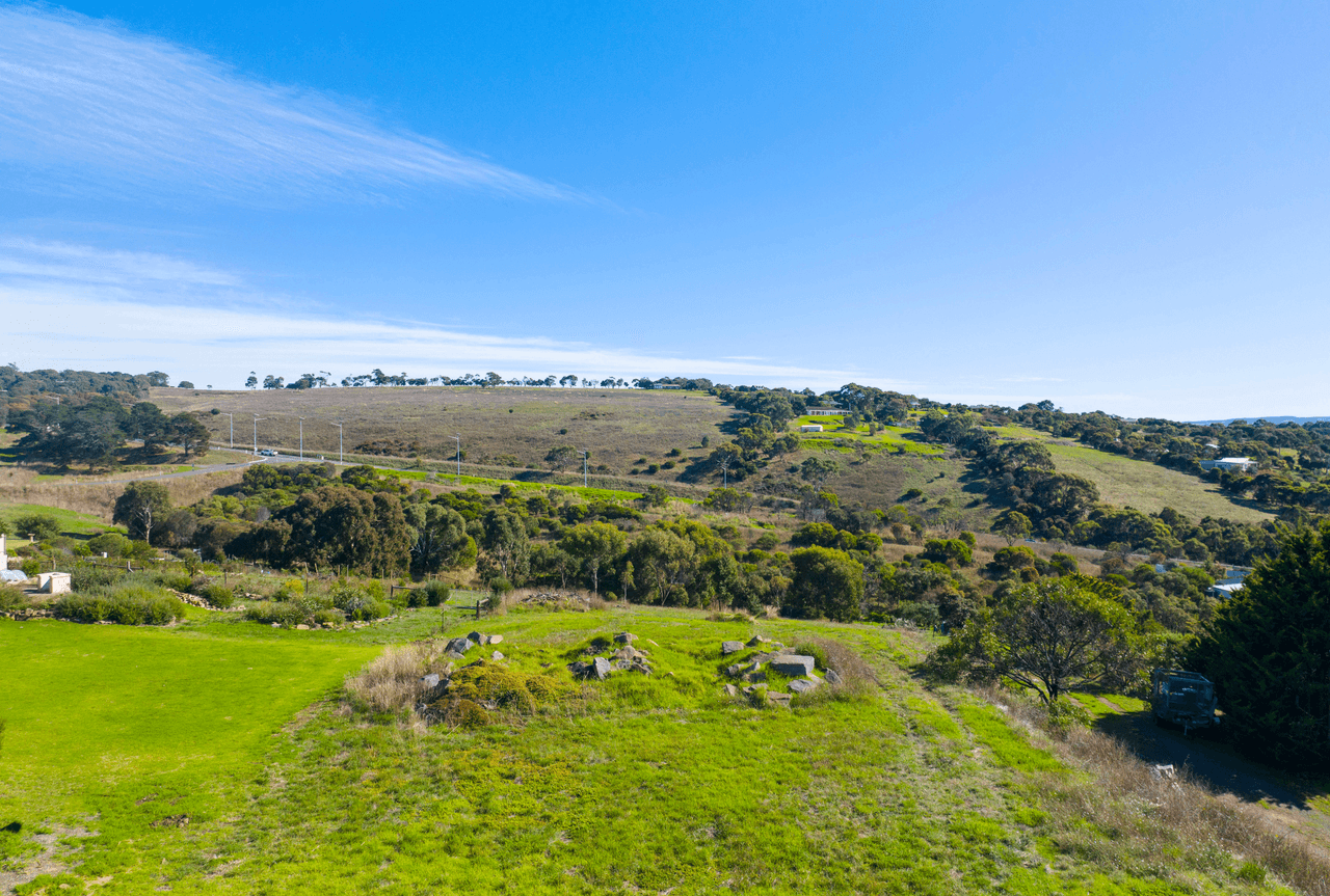 35 Stone Hut Circuit, ENCOUNTER BAY, SA 5211