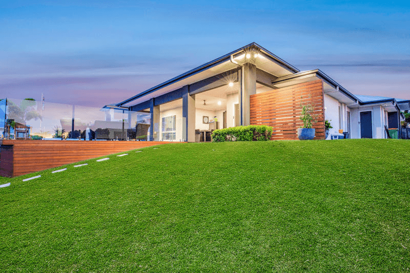 6 Paradise Parade, JACOBS WELL, QLD 4208
