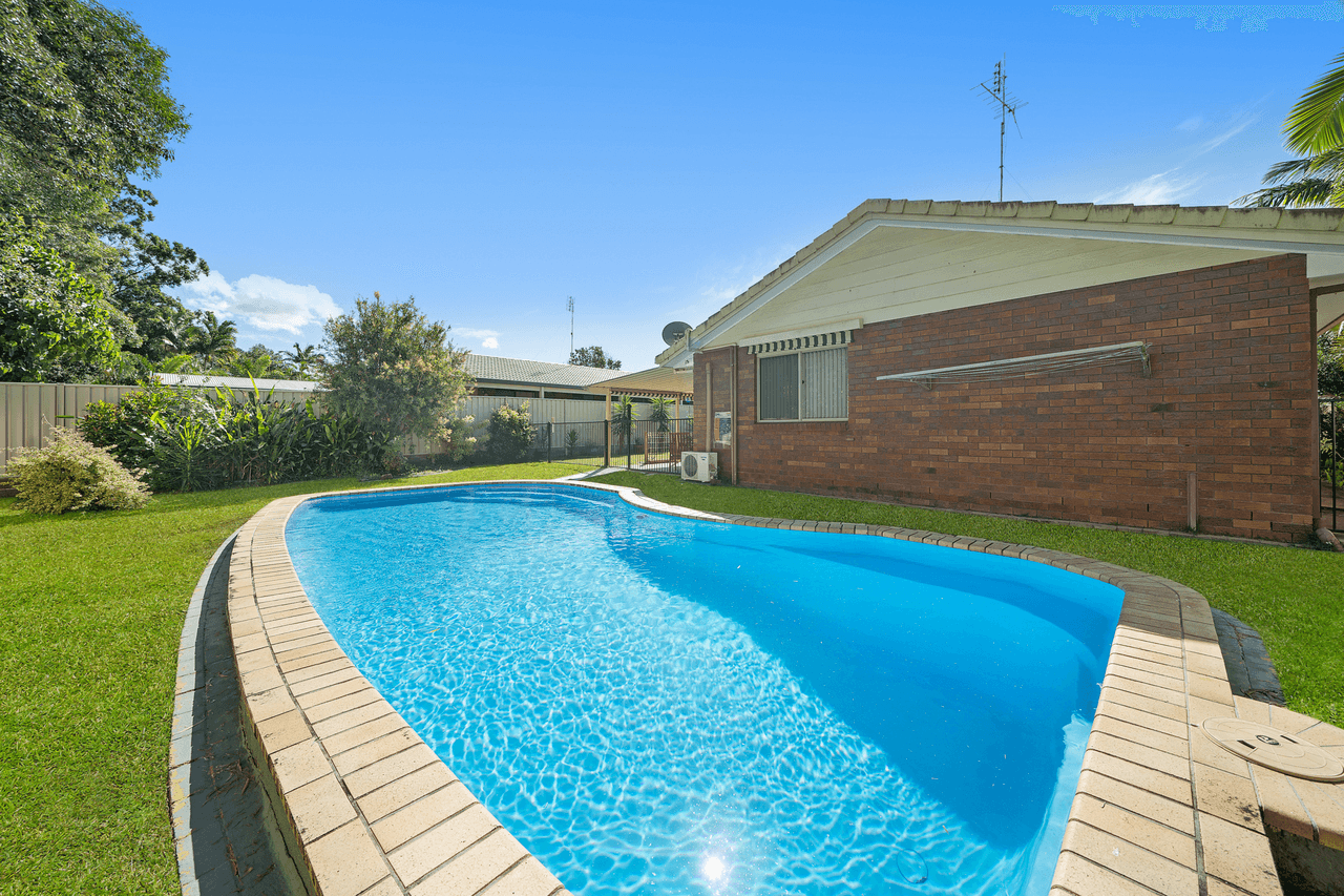 61  Poinsettia Avenue, MOOLOOLABA, QLD 4557