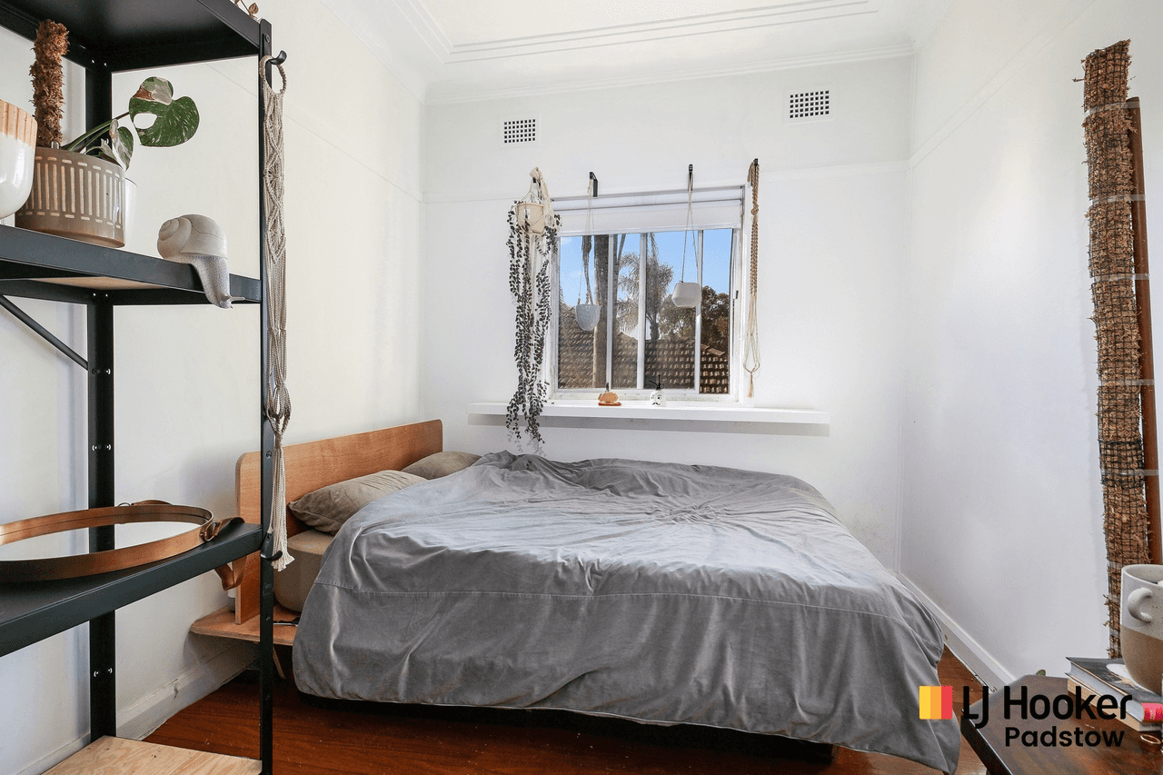 9 Lorraine Avenue, PADSTOW HEIGHTS, NSW 2211