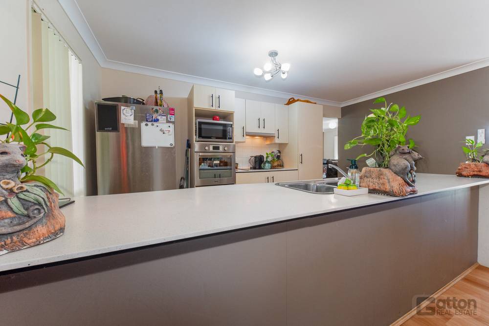 14 Cockatoo Drive, Adare, QLD 4343