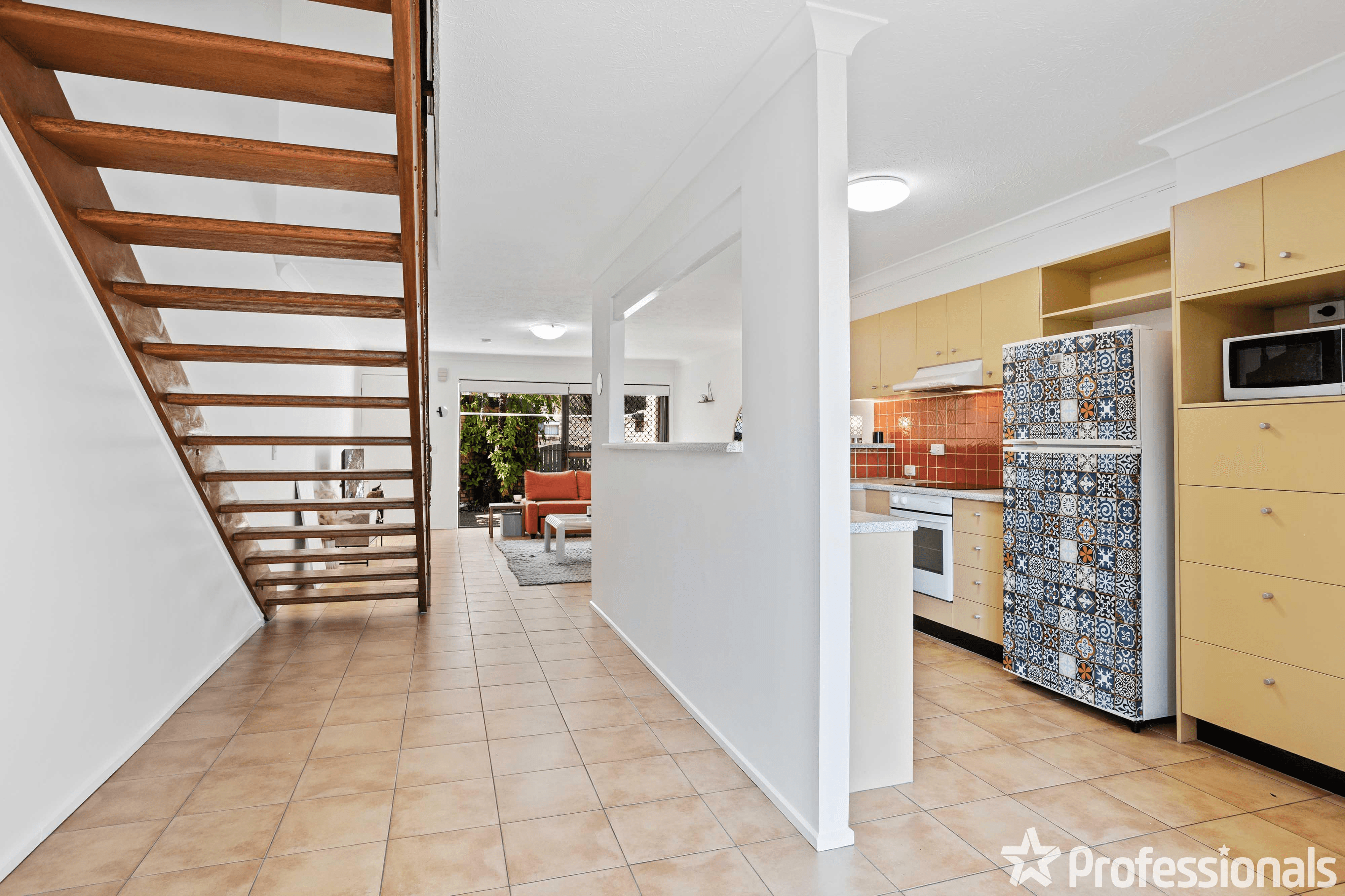 4/22-24 Dunlin Drive, BURLEIGH WATERS, QLD 4220