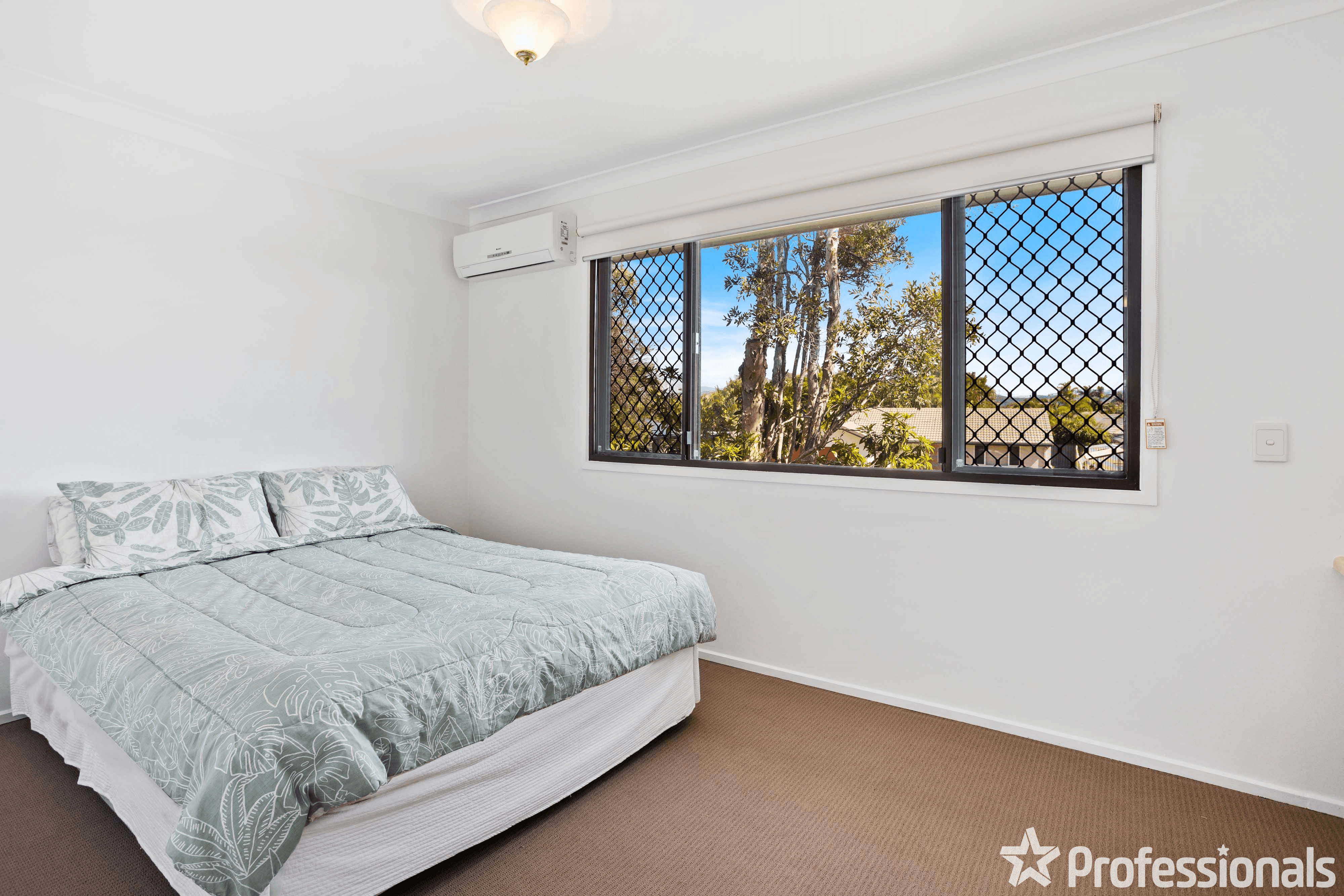 4/22-24 Dunlin Drive, BURLEIGH WATERS, QLD 4220