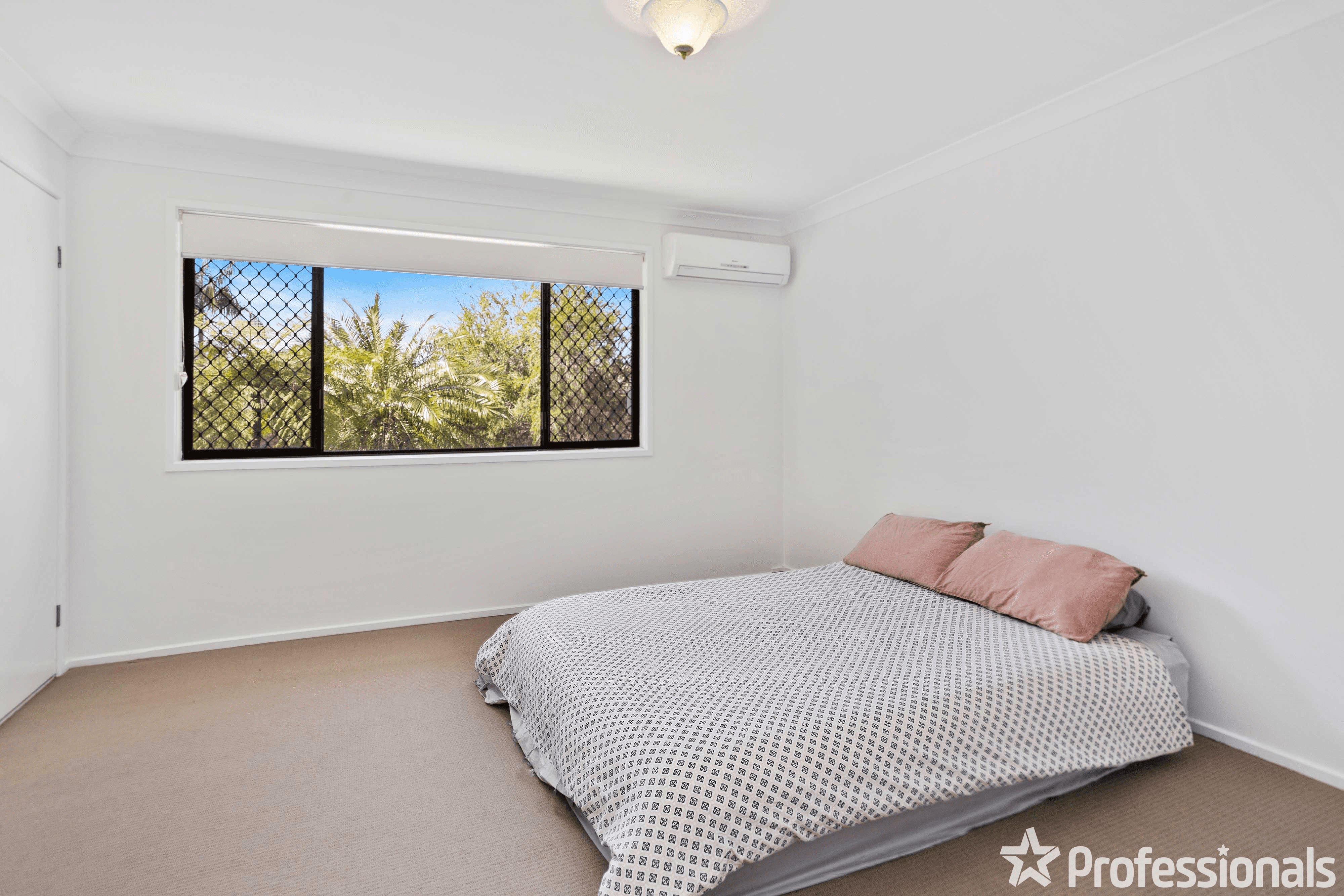 4/22-24 Dunlin Drive, BURLEIGH WATERS, QLD 4220