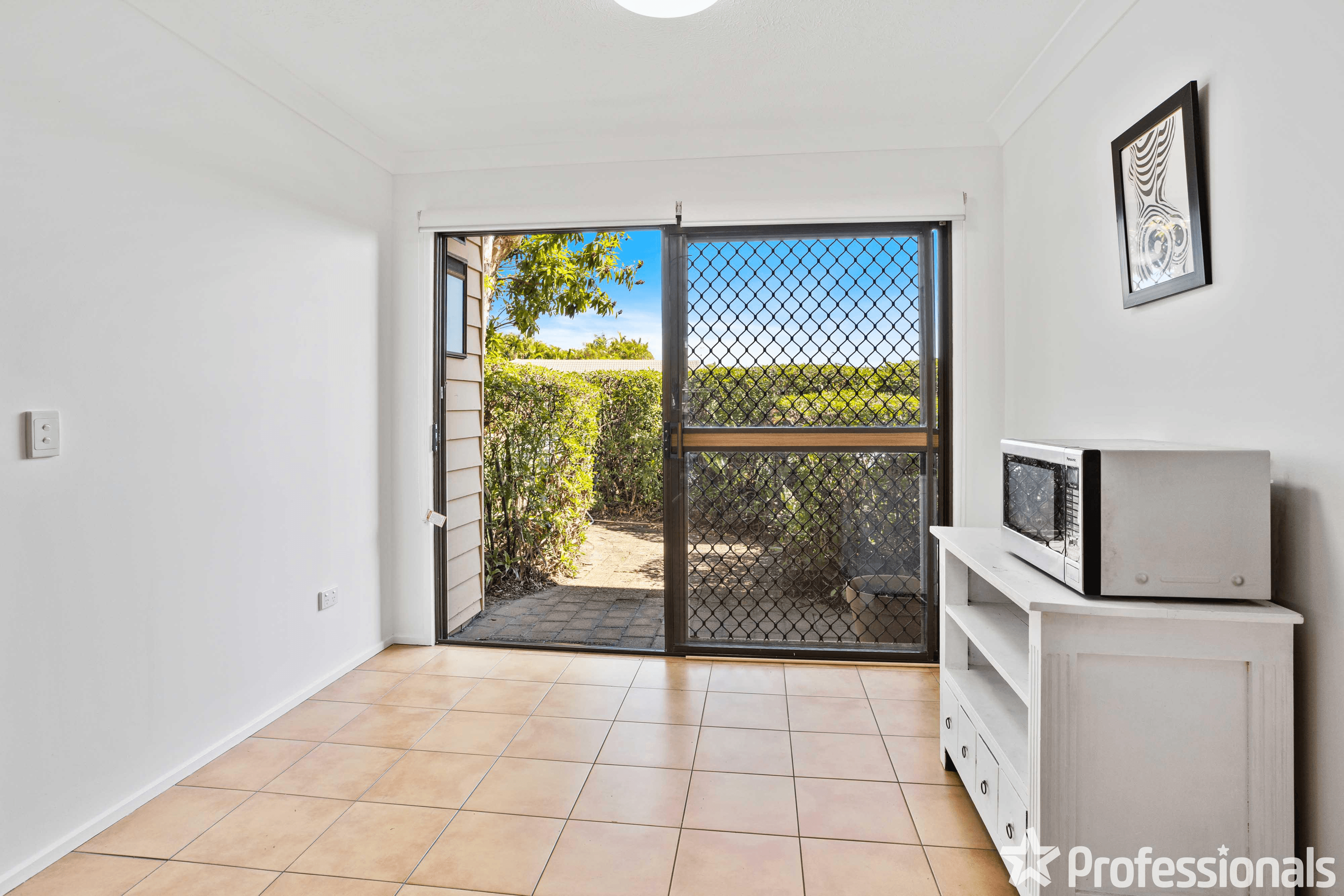 4/22-24 Dunlin Drive, BURLEIGH WATERS, QLD 4220