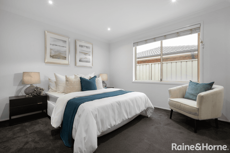 15 Bungonia Court, WATTLE GROVE, NSW 2173