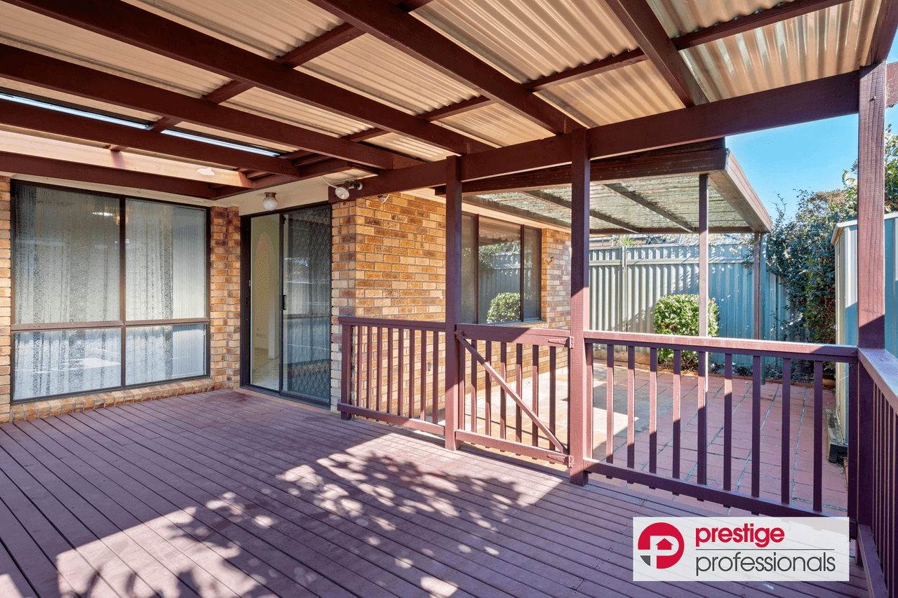 17 Woburn Abbey Court, WATTLE GROVE, NSW 2173