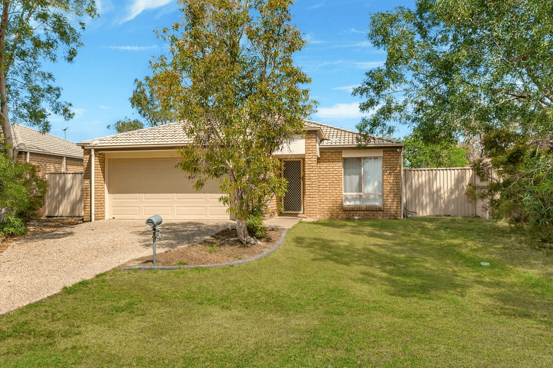 8 Holly Court, RACEVIEW, QLD 4305