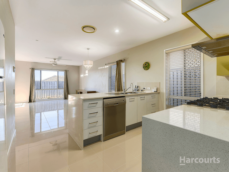 27 Merimbula Crescent, Fitzgibbon, QLD 4018