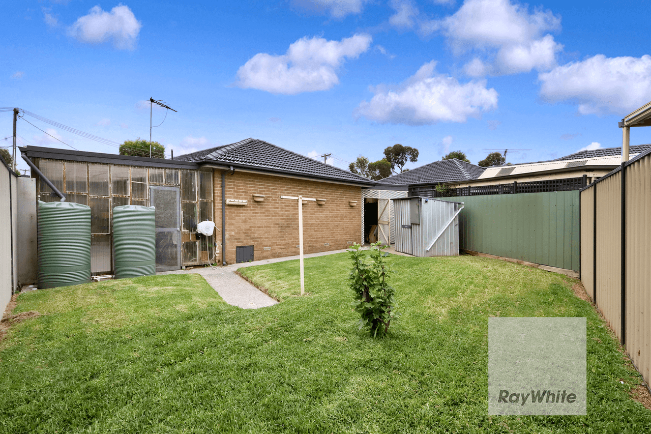 4 Duggan Place, GLADSTONE PARK, VIC 3043