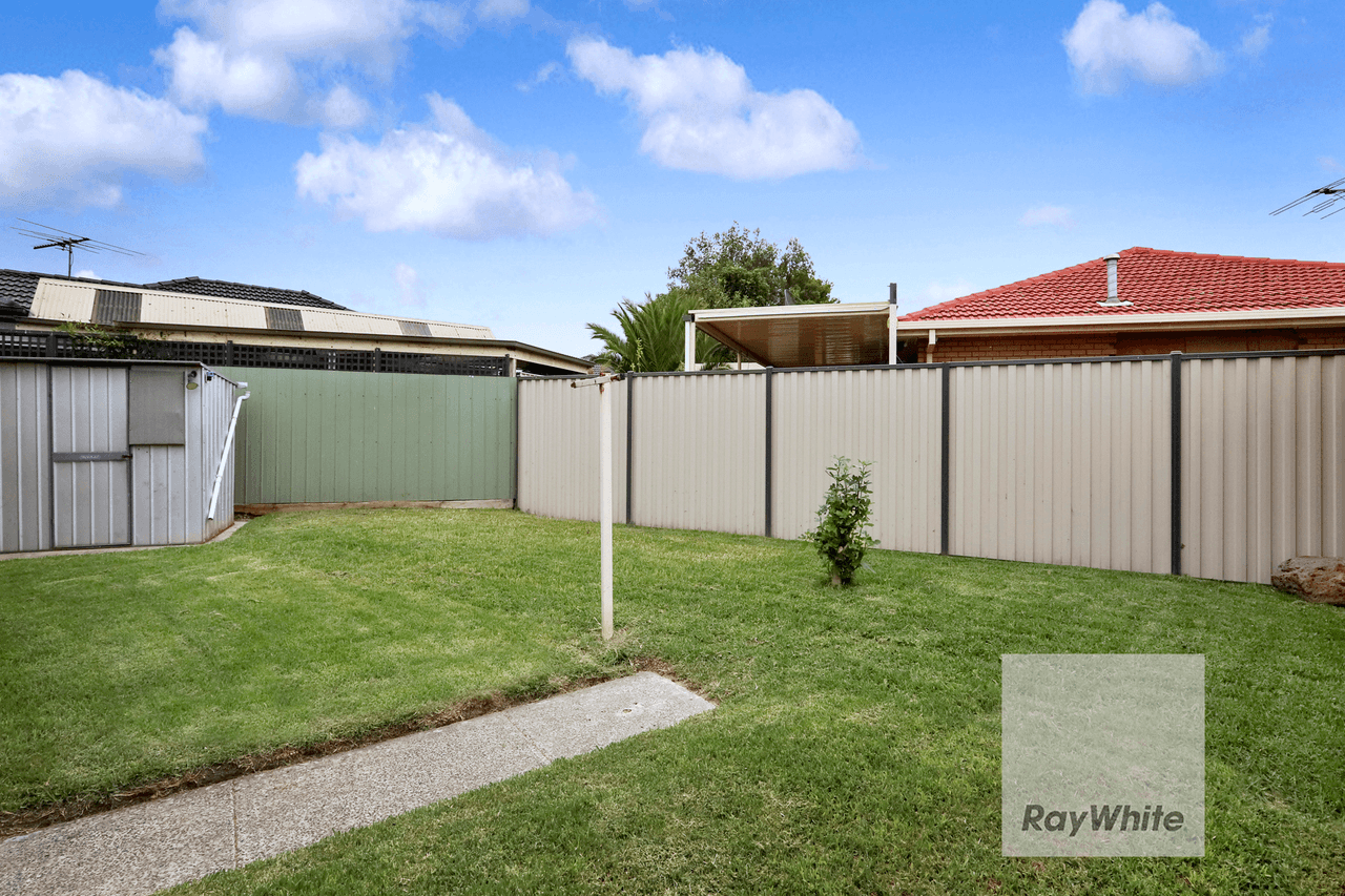 4 Duggan Place, GLADSTONE PARK, VIC 3043