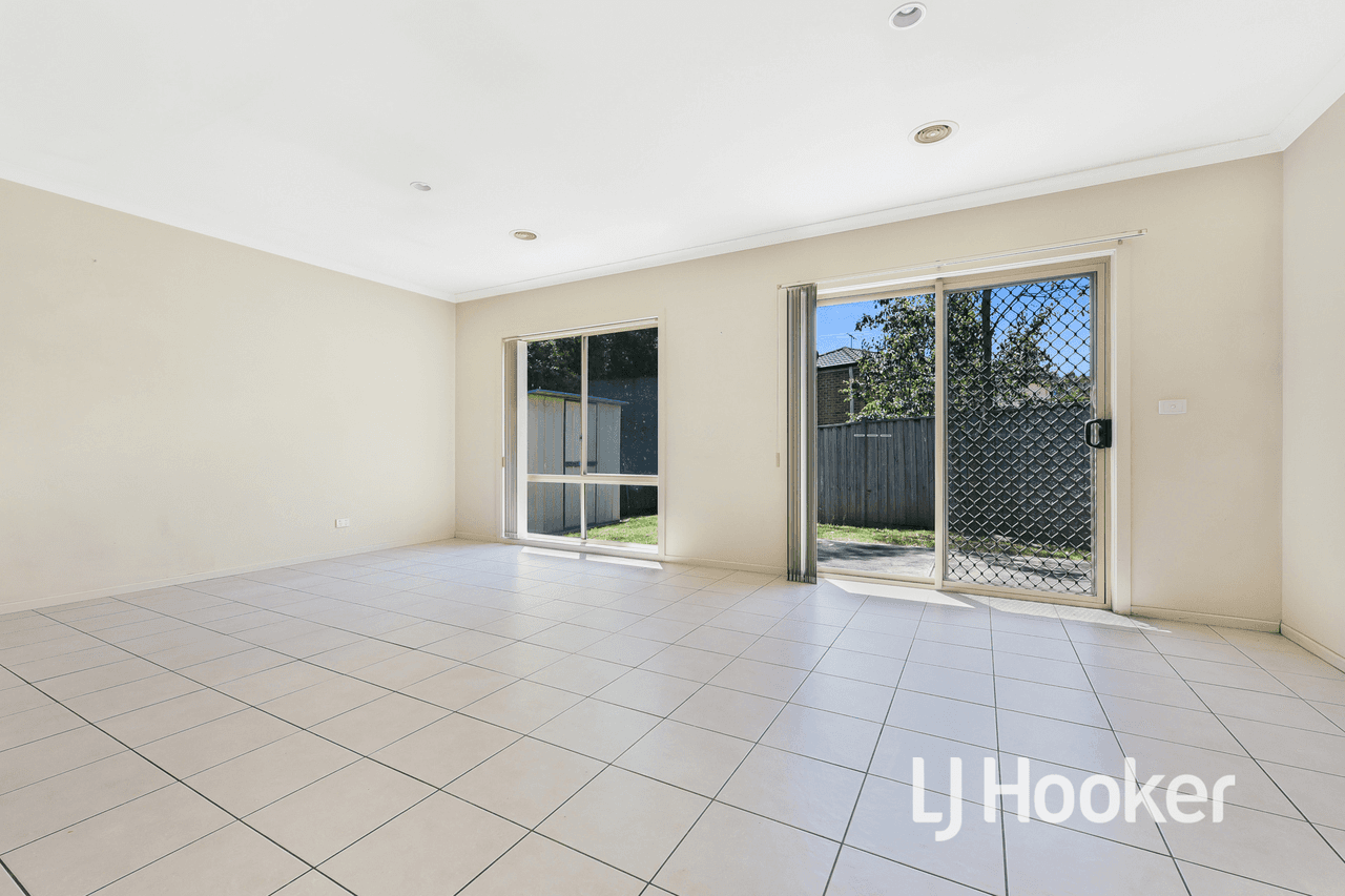 18 Melzak Way, BERWICK, VIC 3806